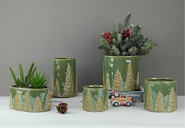 عنوان الأخبار: هل تريد أن تجعل زينة عيد الميلاد ذات جو لطيف؟ هل ستكون مزهرية الصنوبر المنقوشة بالسيراميك هي المفضلة الجديدة لديك؟