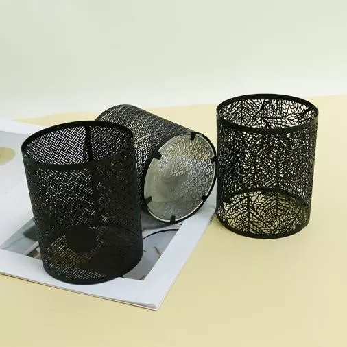 حامل شمعة معدنية أسود حامل شمعة معدنية أسود